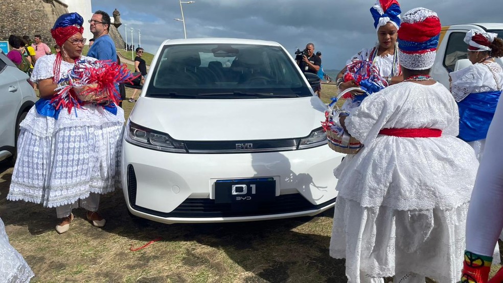 Modelo D' foi exibido em evento da BYD, no Farol da Barra, nesta terça — Foto: Itana Alencar/g1