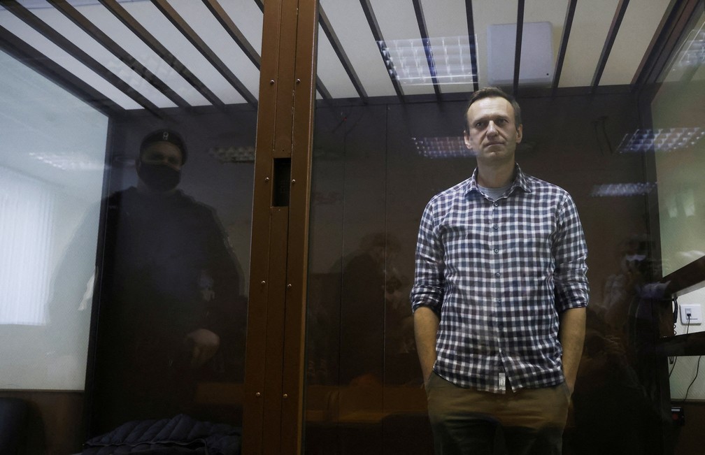 Foto de 20 de fevereiro de 2021 mostra o opositor Alexei Navalny em audiência em tribunal de Moscou — Foto: Maxim Shemetov/Reuters