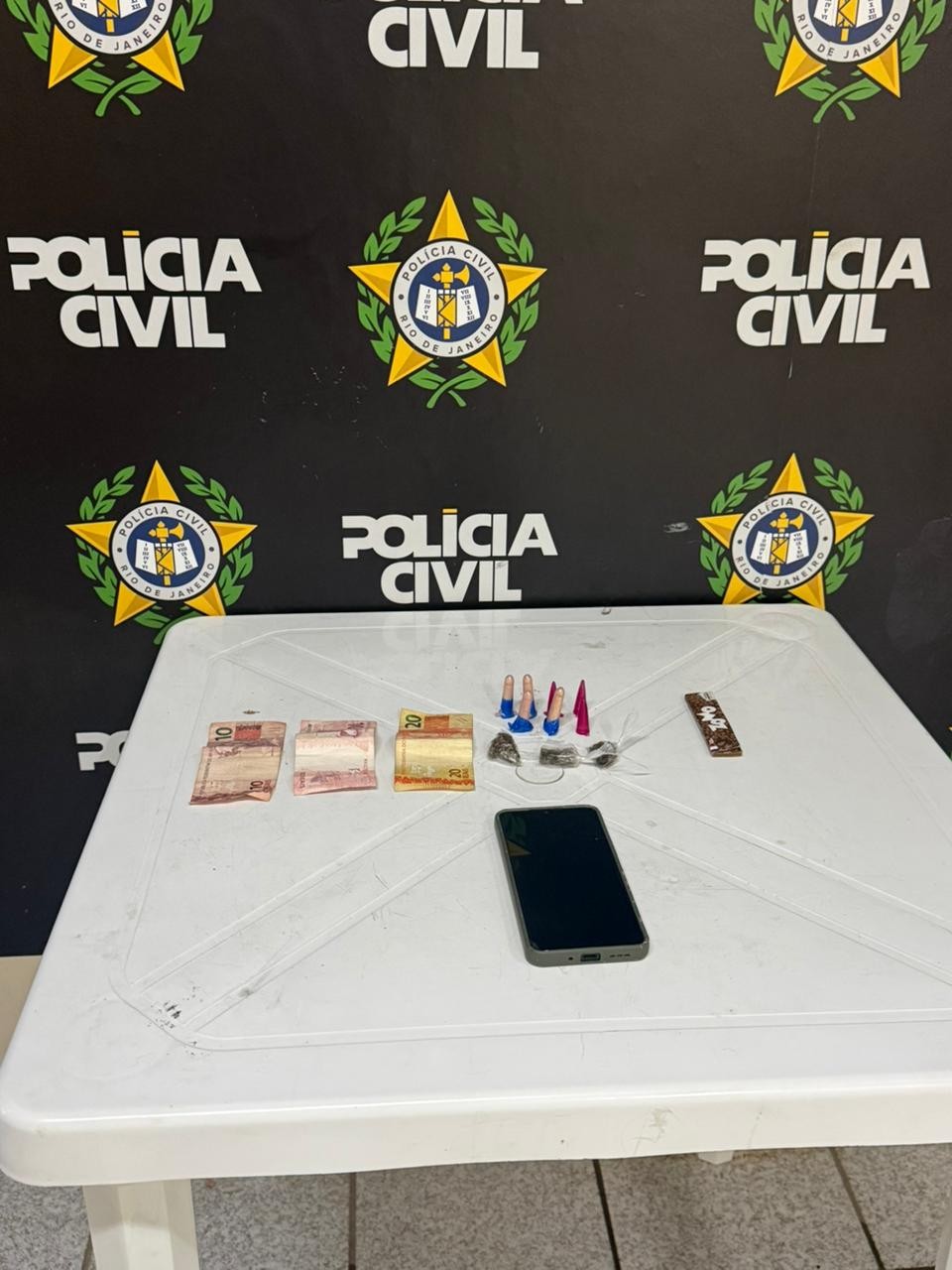 Homem é preso por envolvimento com o tráfico de drogas em Barra Mansa