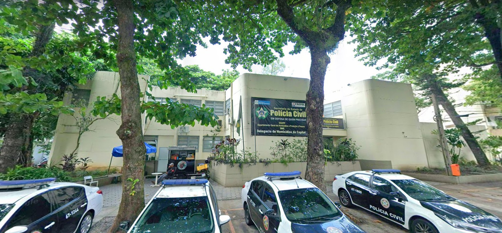 Jovem de 18 anos é encontrado morto no Rio, e mãe aponta ex-padrasto como suspeito por não aceitar fim do relacionamento
