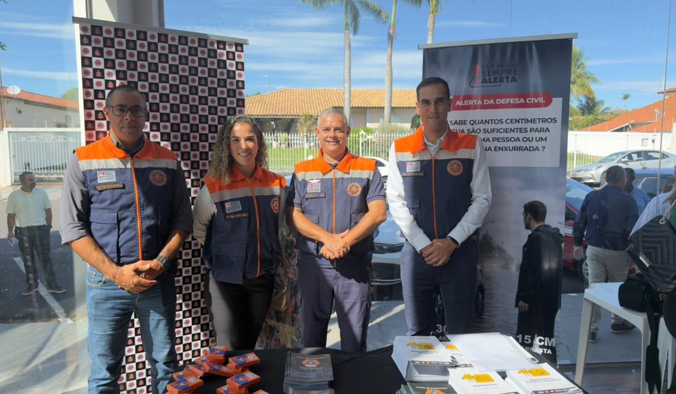 2 de 3
Tupi Paulista sedia encontro regional da Defesa Civil sobre enfrentamento ao período de chuvas e mudanças climáticas — Foto: Defesa Civil/Divulgação