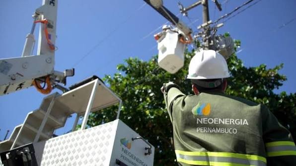 Bairros de Petrolina ficam sem energia para manutenção na rede elétrica; veja cronograma 