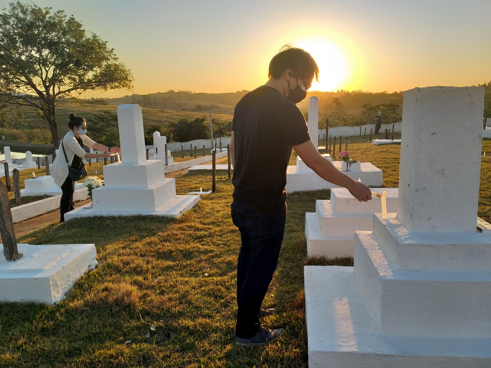 Ritual das Velas é realizado no final da tarde de domingo e é considerado o ponto alto da festividade nipônica — Foto: Arquivo/g1