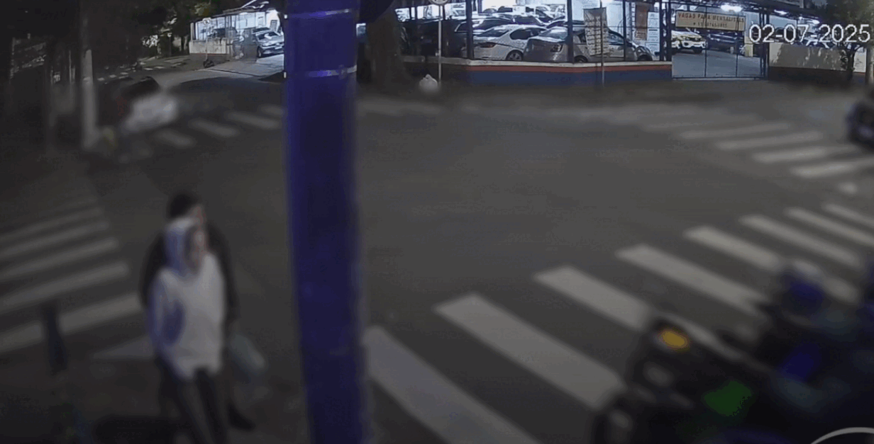 Casal que voltava da academia é roubado no Brooklin, Zona Sul de SP; celular e aliança foram levados