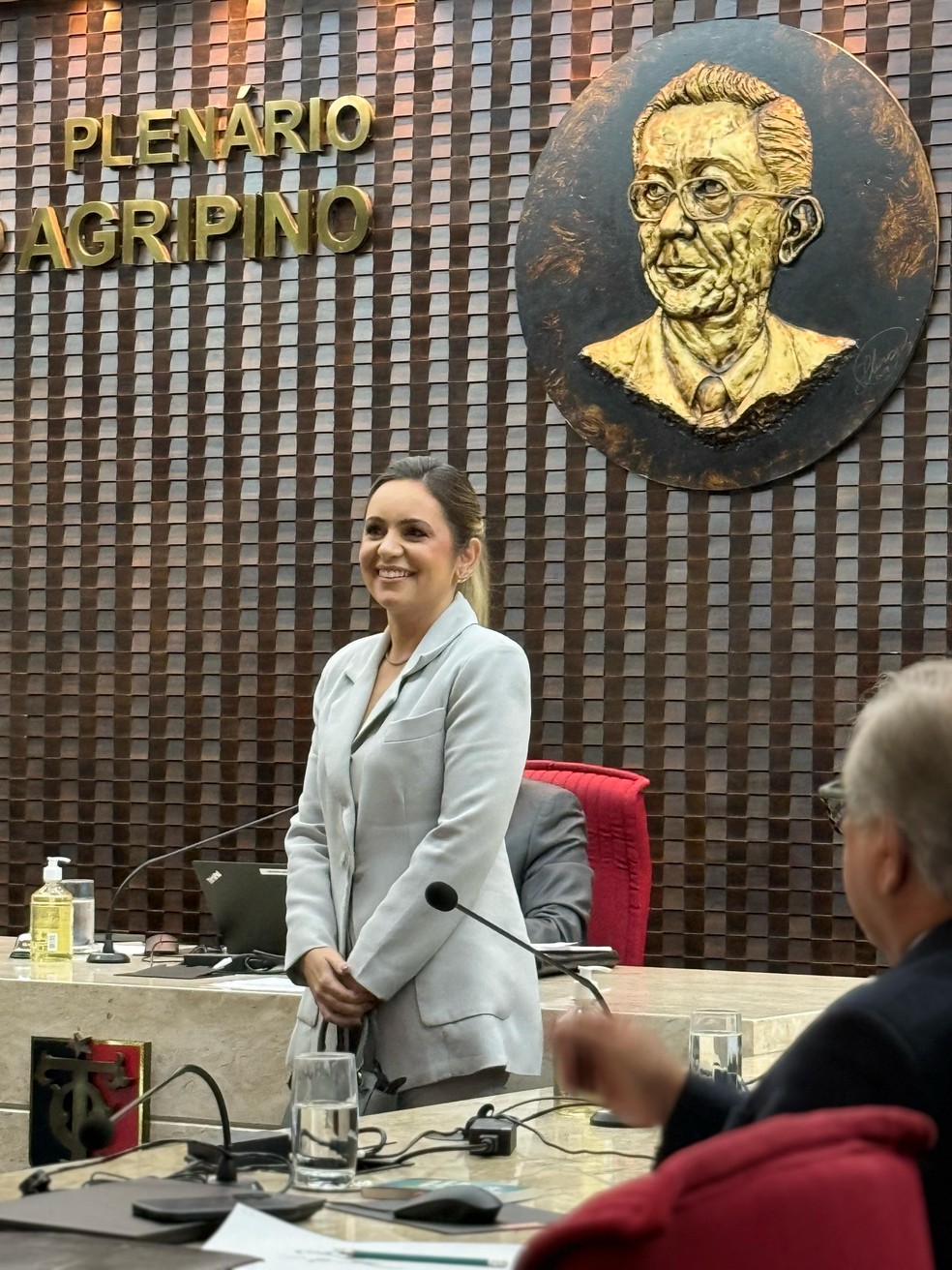 TCE-PB aprovanomeação da filha do presidente da Assembleia, Alanna Galdino, como conselheira da corte — Foto: Assessoria