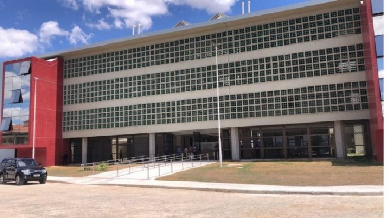 Justiça Federal volta a suspender edital de Medicina da UFPE para alunos do Pronera