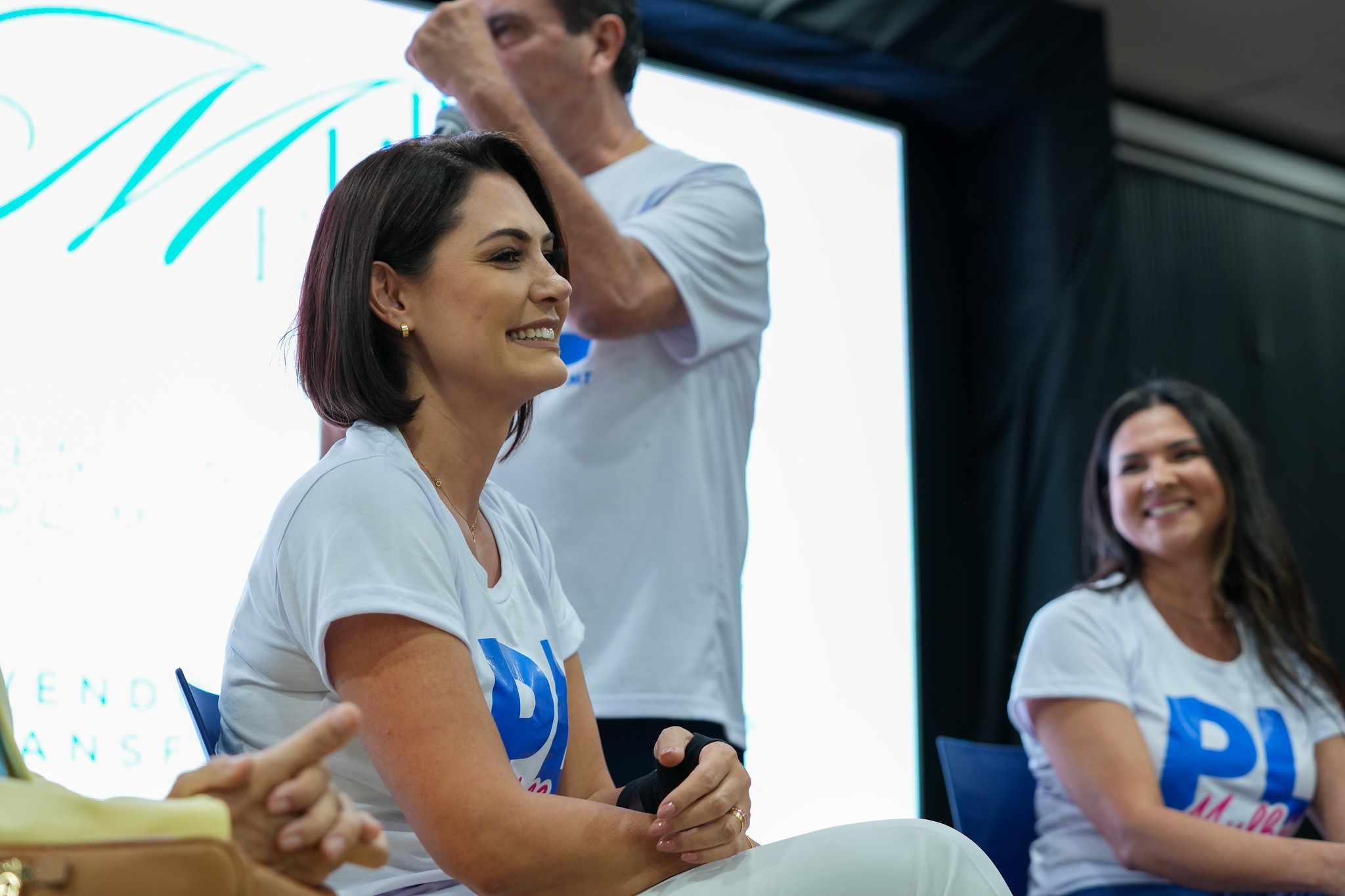 Michelle Bolsonaro diz a aliadas que aguarda 'sinal de Deus' para decidir se tentará Senado