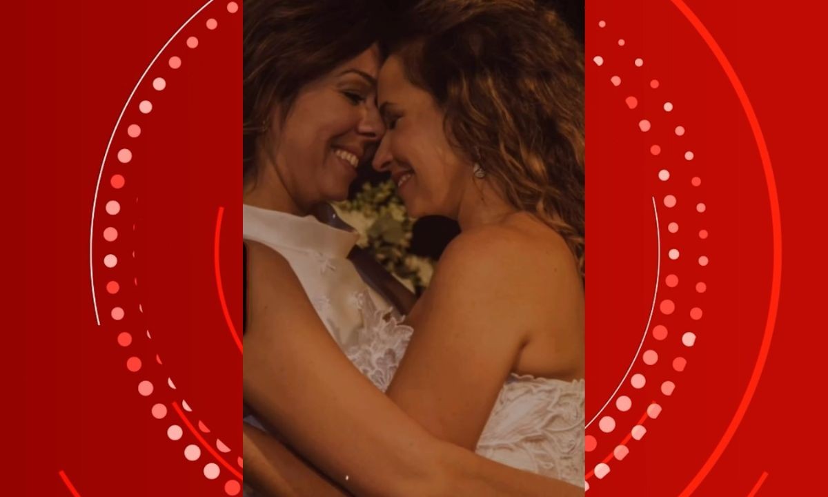 Daniela Mercury pede mais uma vez a mão da esposa em casamento e emociona fãs: 'Começaria tudo outra vez'