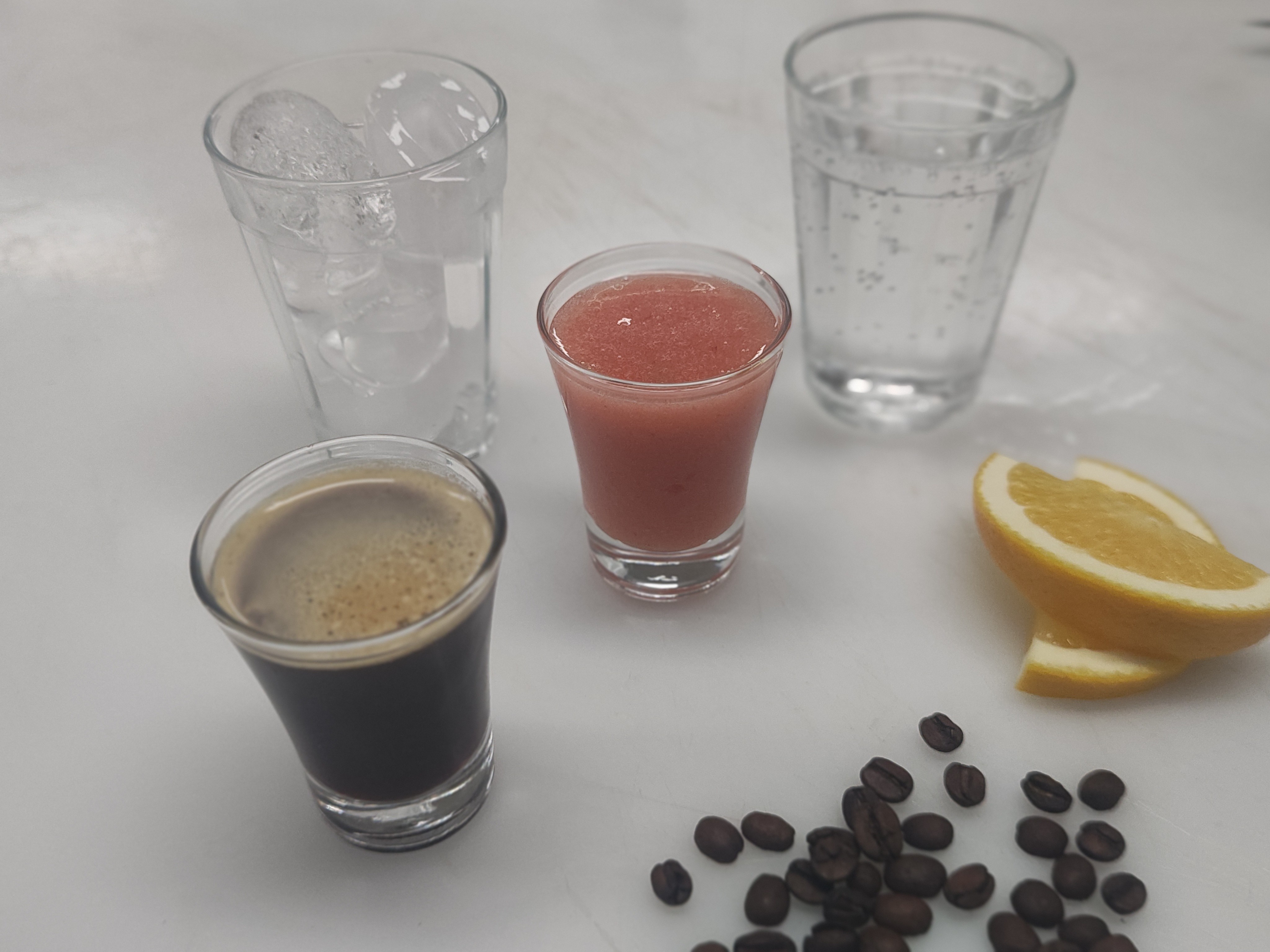 Café até nos dias quentes? Saiba como fazer um 'refrigerante' caseiro com base na bebida ☕