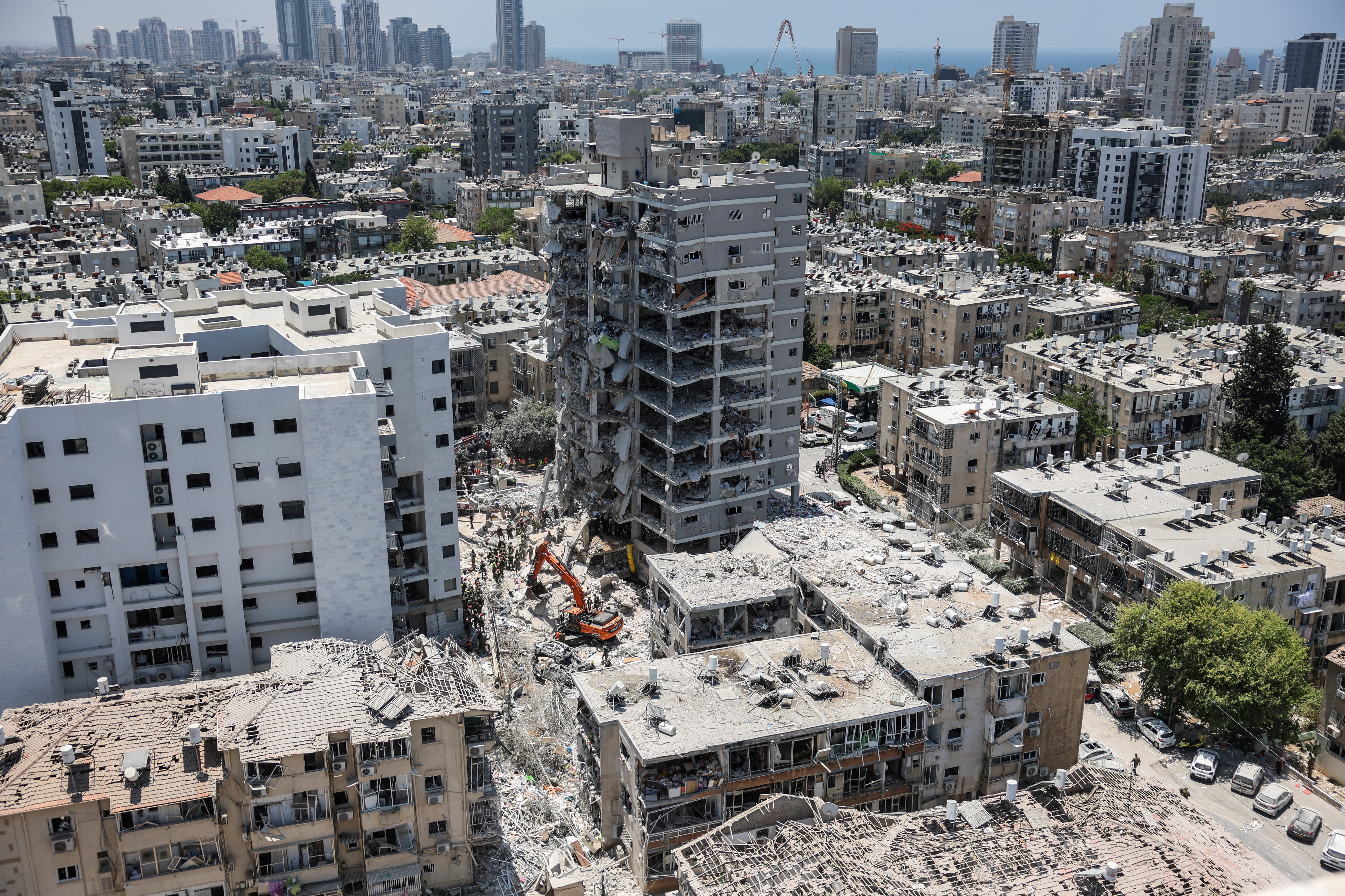 Líderes europeus tentam reduzir tensões, enquanto ataques entre Israel e Irã continuam