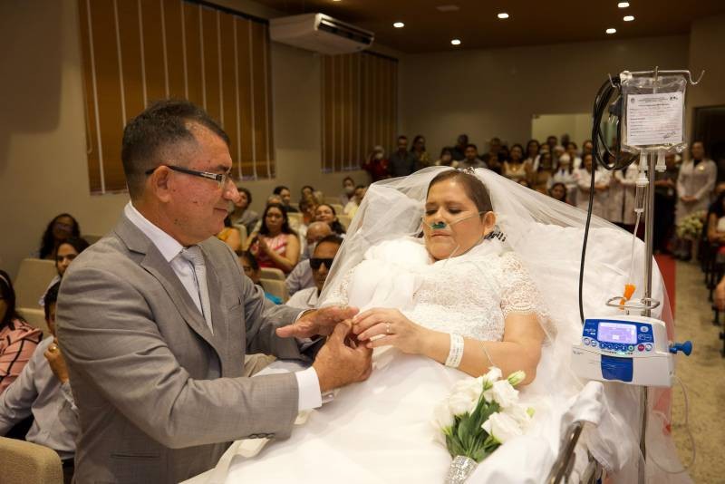 Casal realiza casamento em hospital após noiva ser internada com câncer de mama no Pará: 