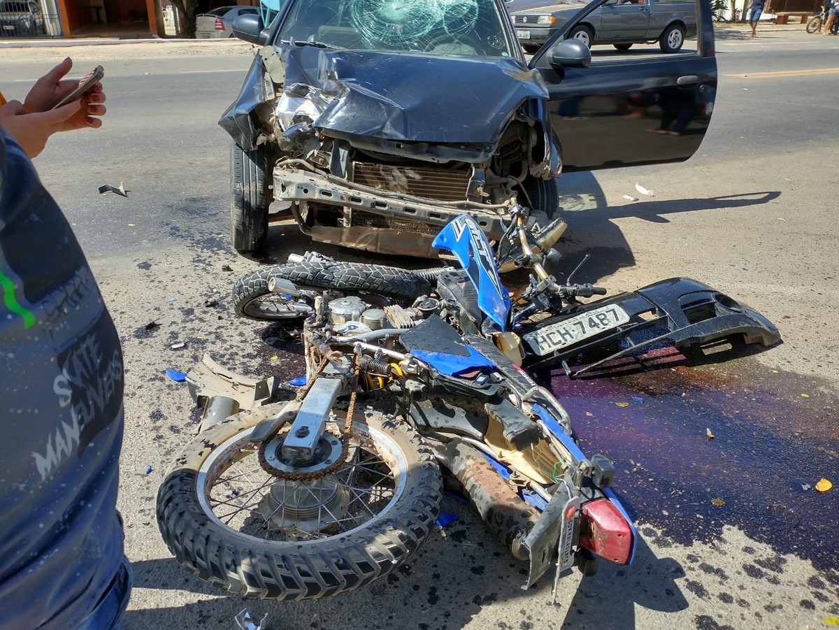 Tragédia no Norte de Minas Gerais, motociclista morre após batida com  caminhonete na BR-251