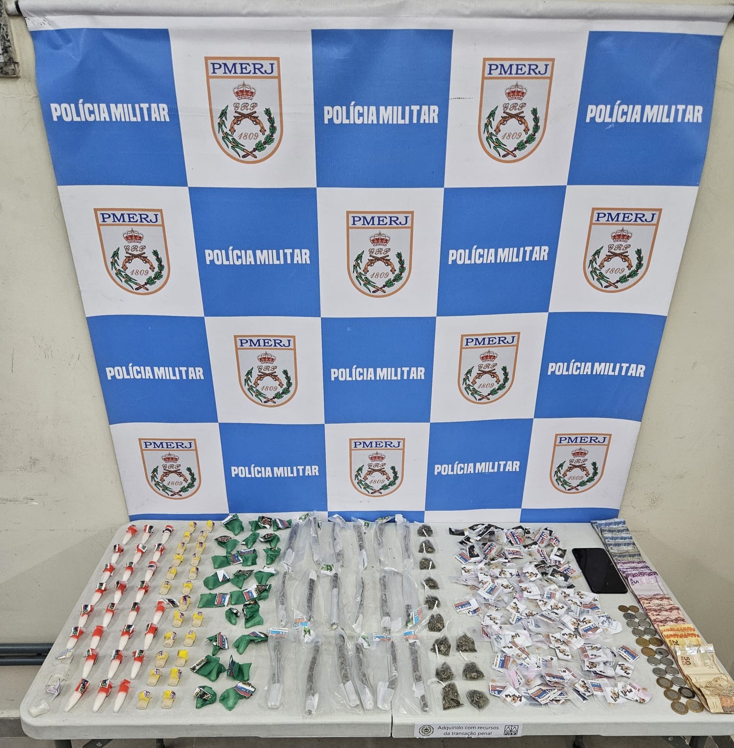 Jovem é preso por envolvimento com o tráfico de drogas em Volta Redonda