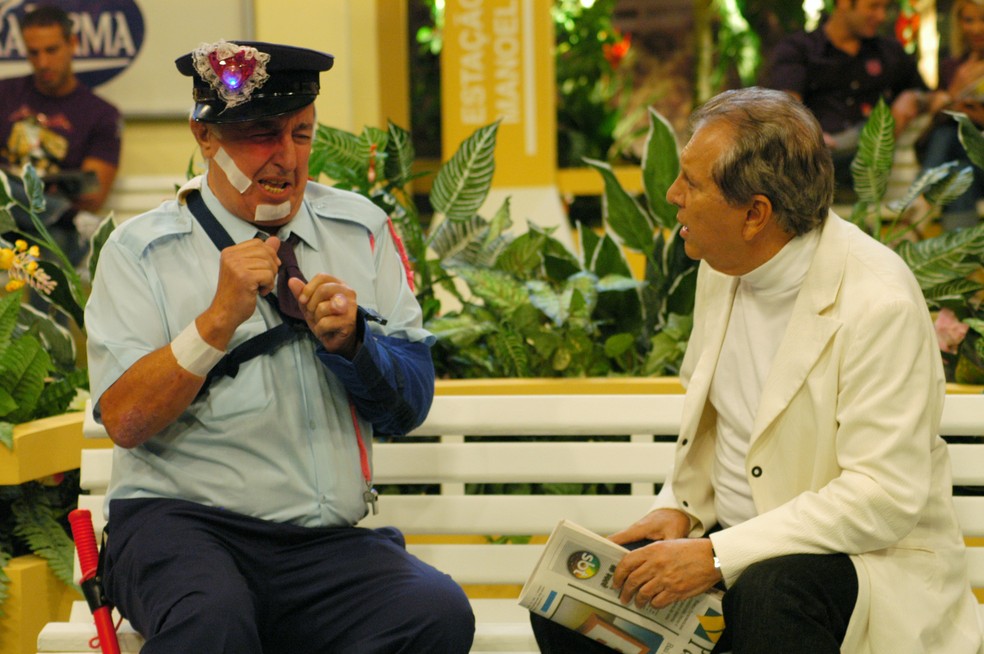 Morre Roberto Marquis, eterno Guarda Juju de A Praça É Nossa, aos 83 anos