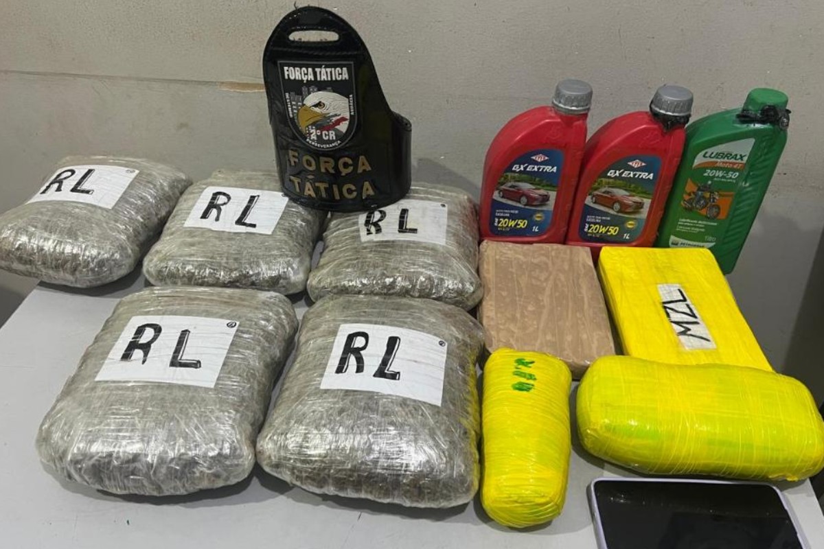 Suspeita de tráfico é presa com maconha, cocaína e “loló” em rodoviária de Cuiabá