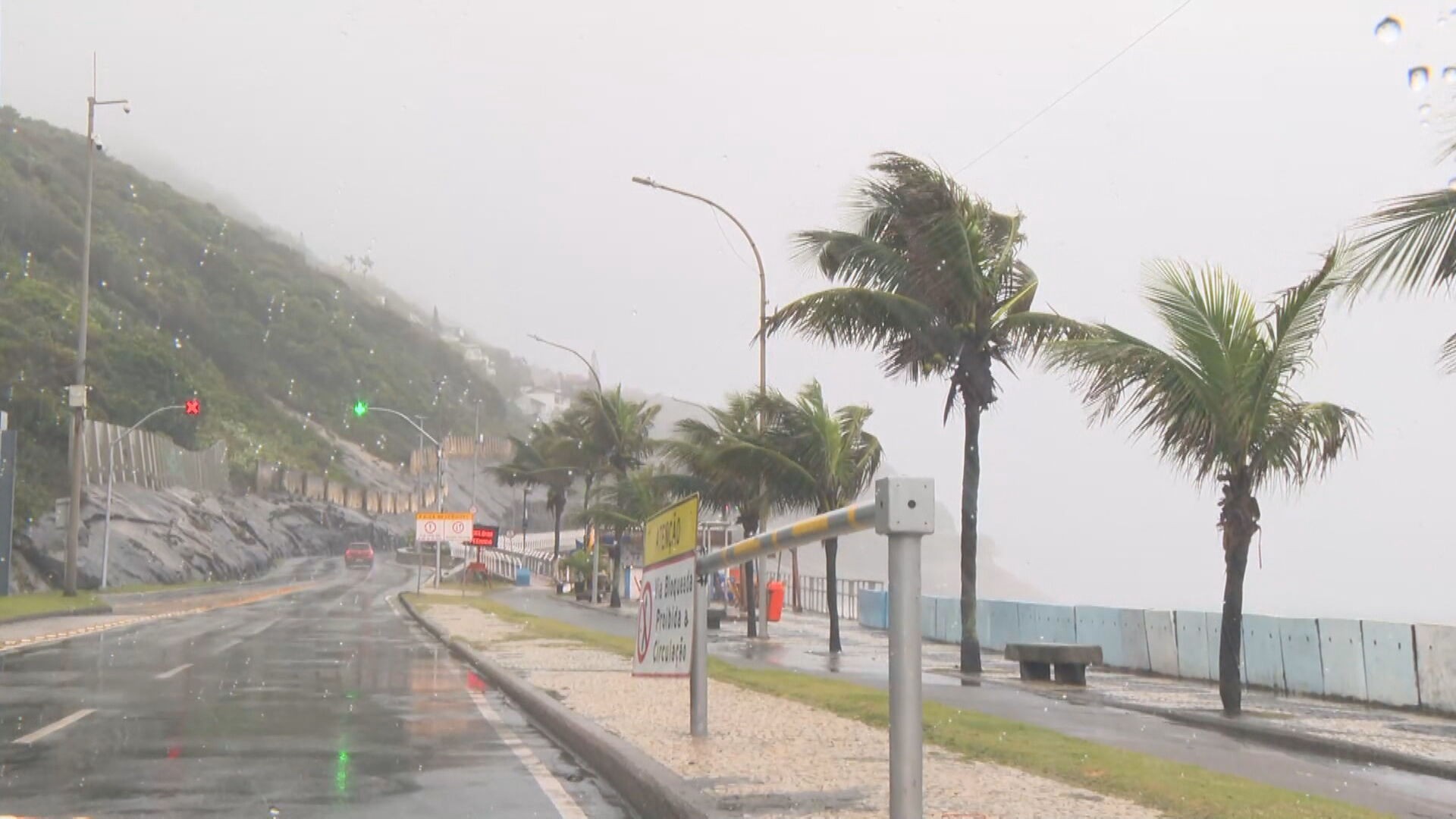 Rio tem alerta de ressaca da Marinha e passagem de frente fria causando queda nas temperaturas