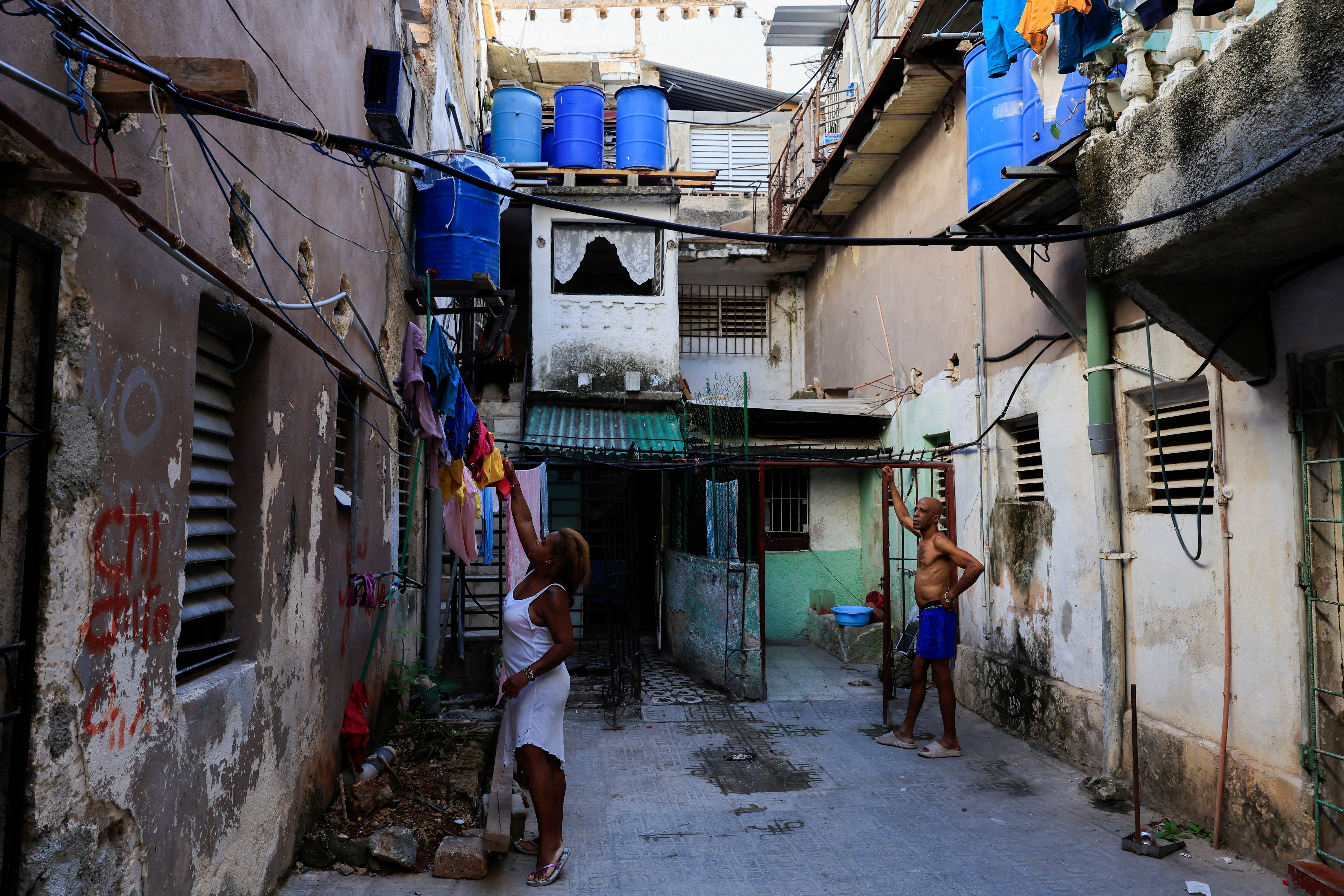 Novo voo da FAB com ajuda a Cuba decola nesta terça; governo vai enviar 48 toneladas de alimento