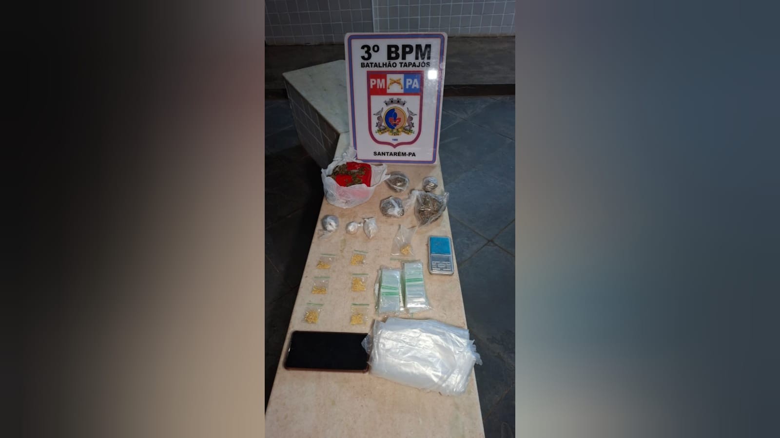 Polícia apreende 1kg de drogas em residência no bairro São Cristóvão