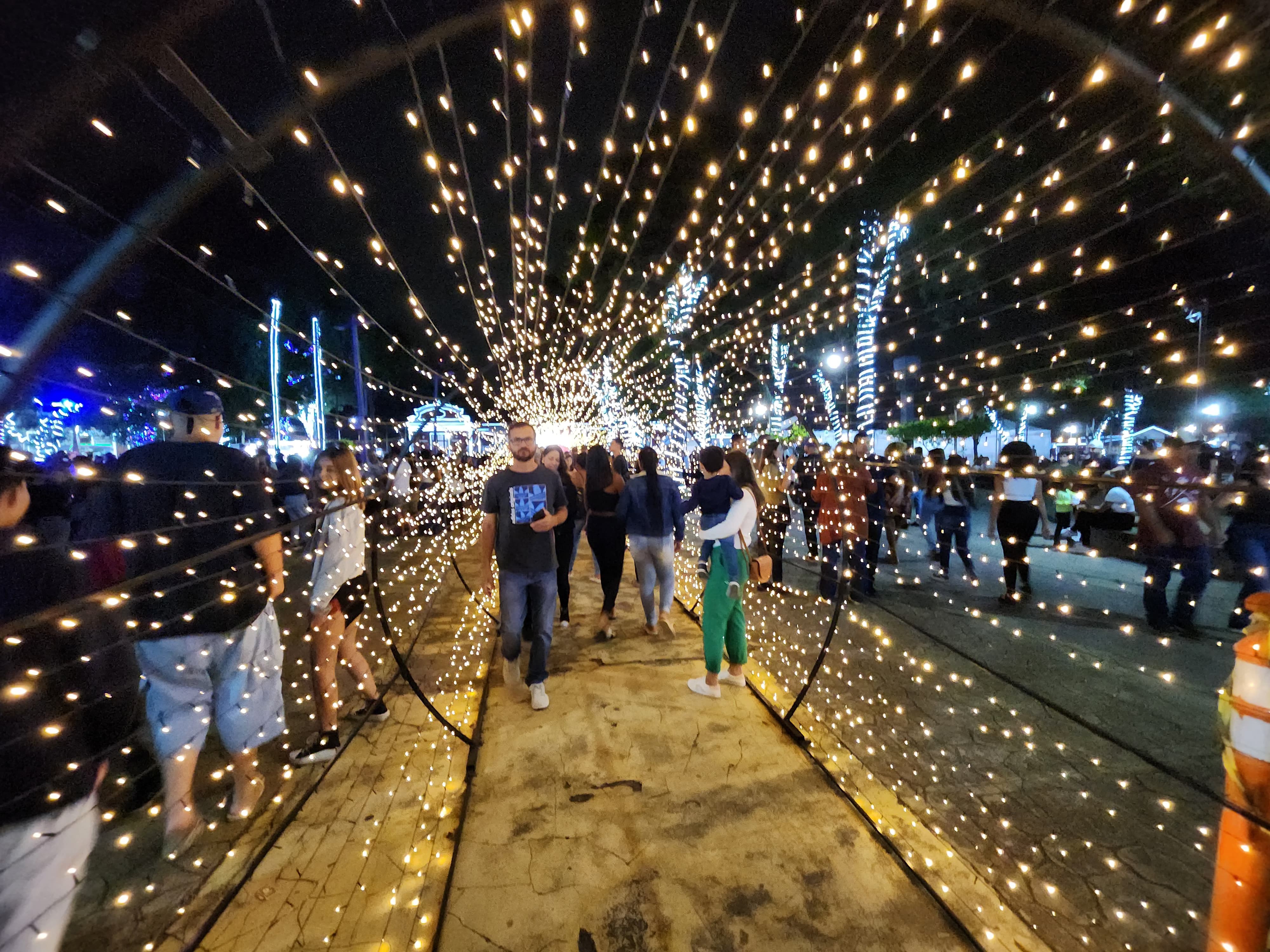 Natal Iluminado Solidário abre temporada de magia em Tremembé