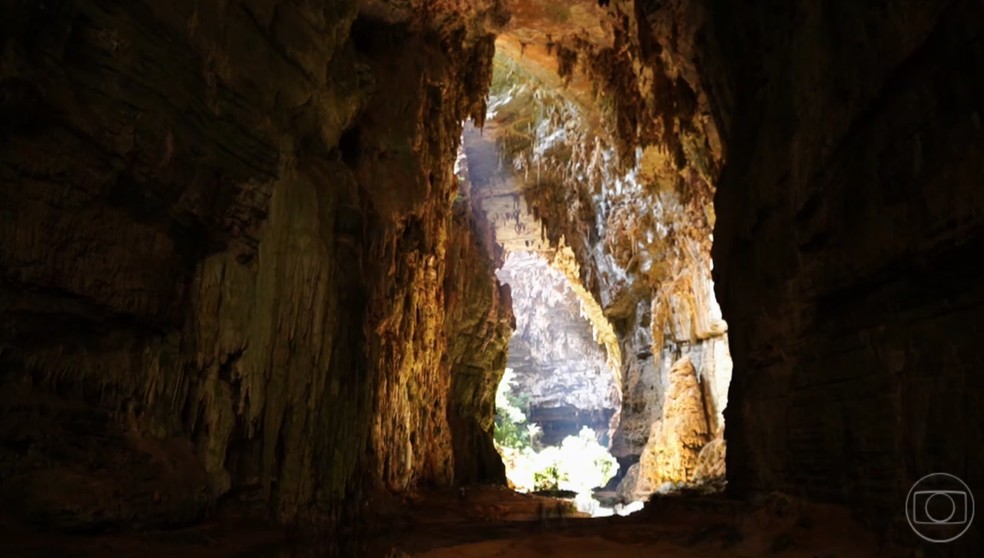 Caverna do janelão, no Parque Nacional Cavernas do Peruaçu. — Foto: TV Globo/Reprodução
