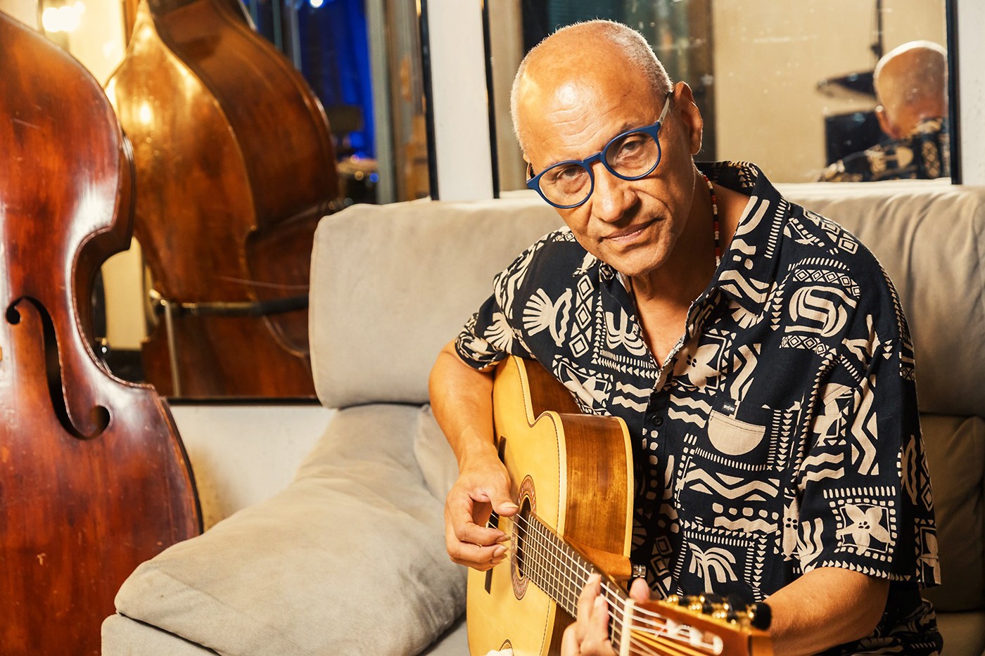 Cláudio Jorge celebra a consciência e o orgulho da negritude no batuque que embasa o álbum 'Kota, a cor da pele'