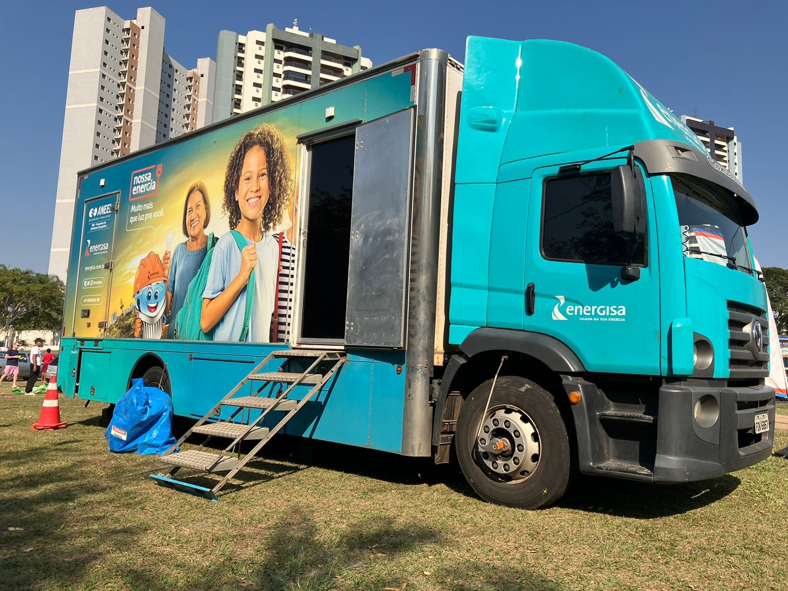 Projeto ‘Nossa Energia’ realiza troca de lâmpadas de famílias de baixa renda em João Ramalho