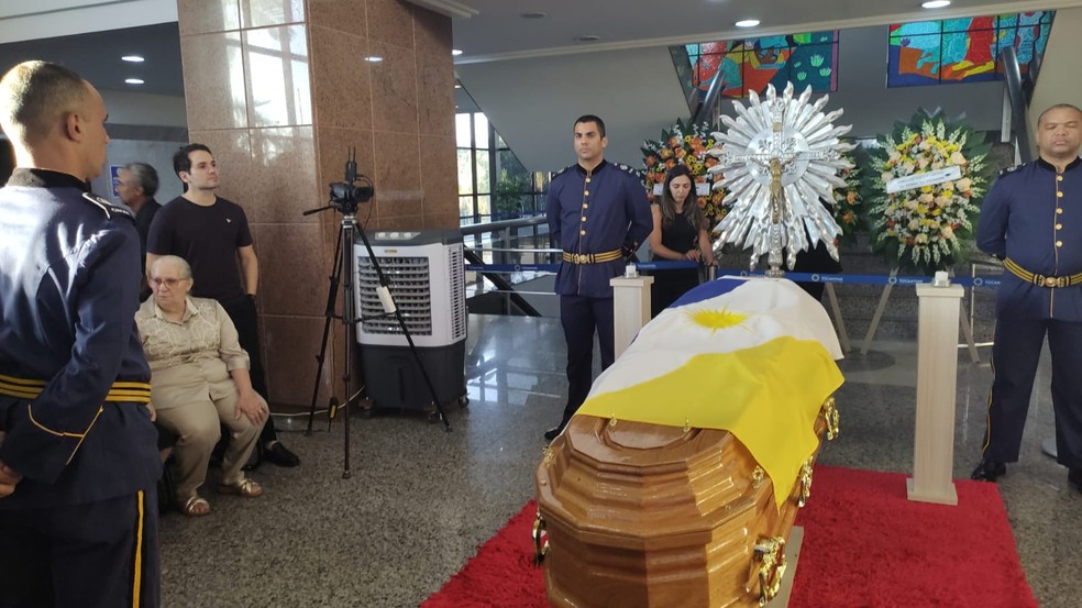 Corpo do ex-governador Siqueira Campos está sendo velado no Palácio Araguaia — Foto: Aurora Fernandes/TV Anhanguera