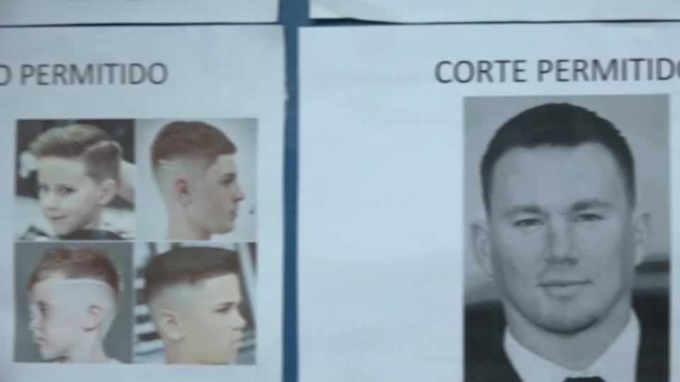 Governo Bukele impõe código de vestimenta e corte de cabelo a estudantes; moicano é proibido
