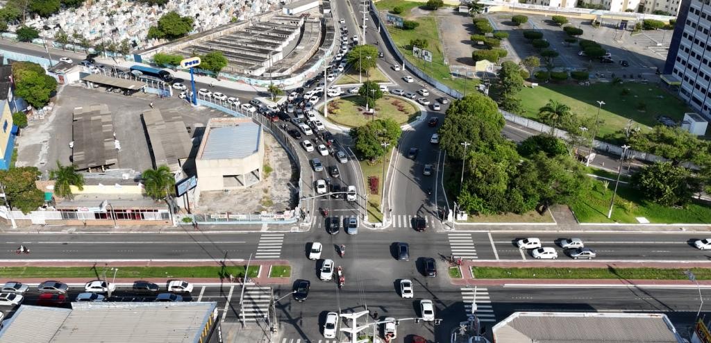 SMTT de Aracaju altera trânsito no cruzamento das Avenidas Augusto Franco e Gonçalo Rolemberg Leite