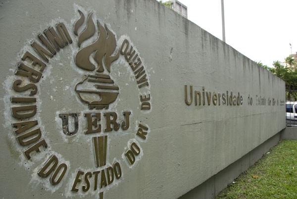TCE pede a suspensão do processo de licitação de terceirizados da UERJ