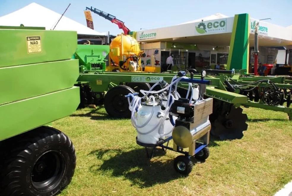 Ordenhadeira mecânica com capacidade para 80 litros — Foto: Bahia Farm Show 