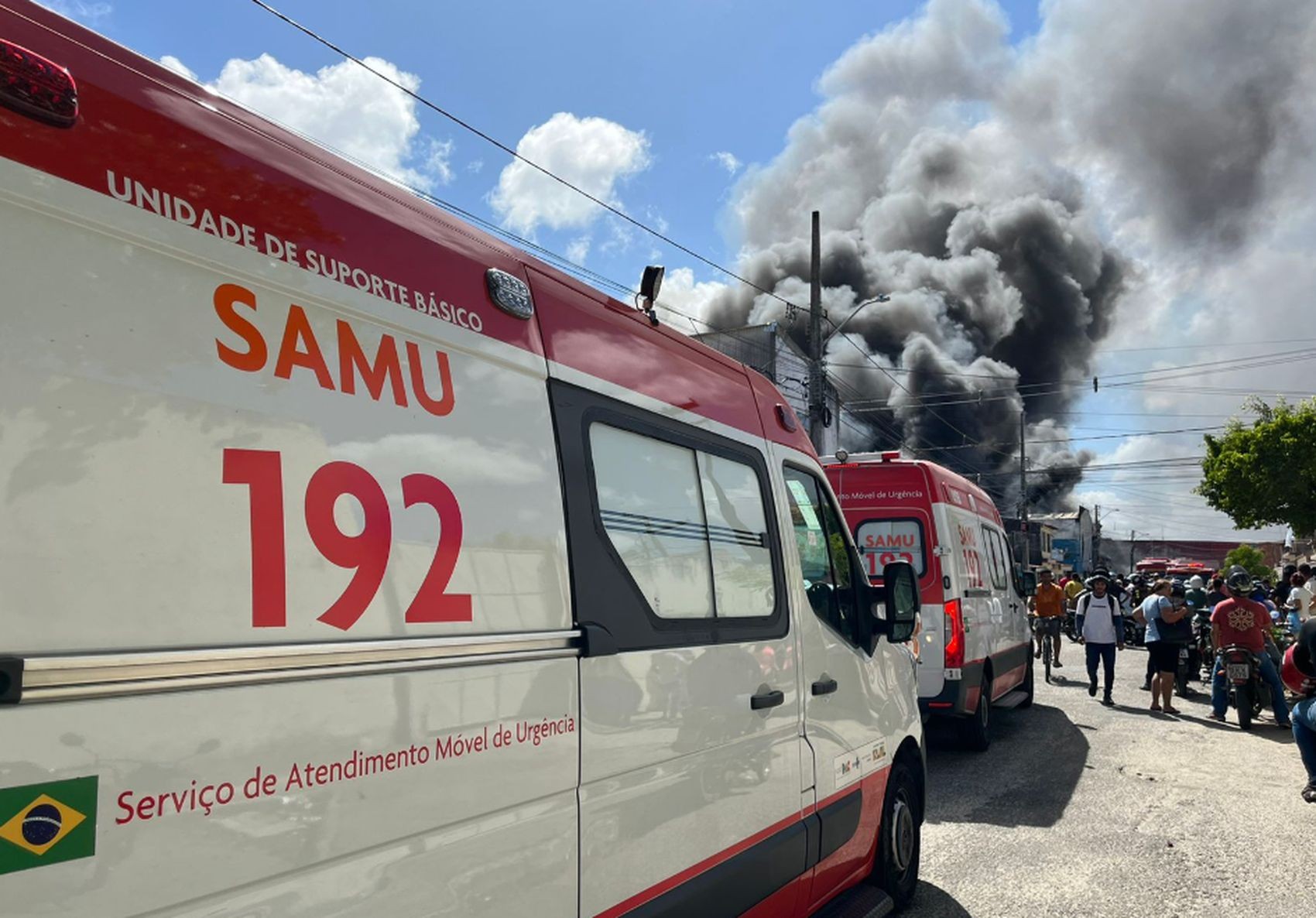 Incêndio atinge estabelecimento comercial na Zona Norte de Aracaju