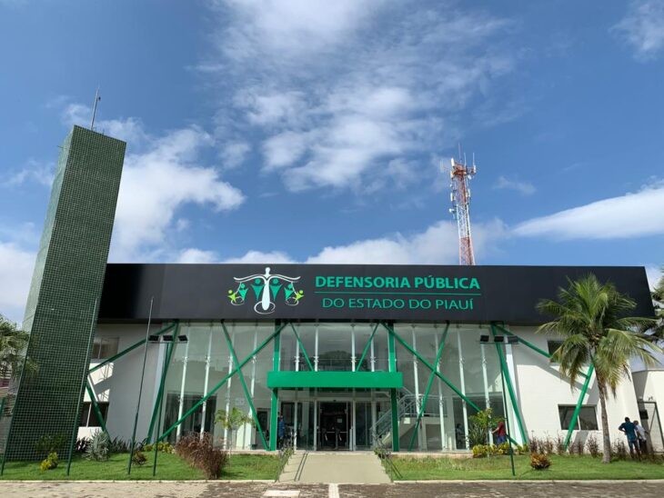 Mulher trans é absolvida de acusação após sofrer transfobia em abordagem no Piauí