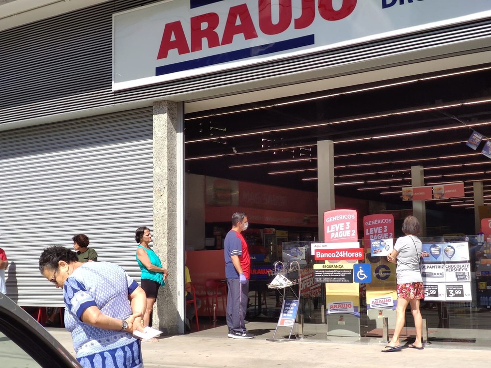 Site da Drogaria Araújo sai do ar, e agendamento para vacinação é