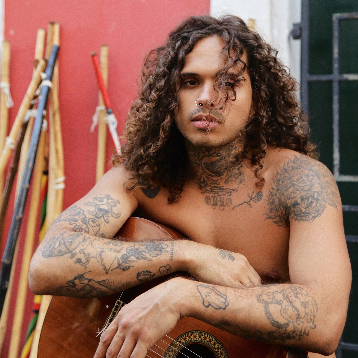 Vitão cai no samba, com toque de R&B, na safra autoral do EP ‘O que é amar?’