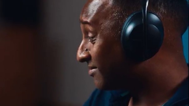 Doença de Parkinson: o projeto que transforma tremores físicos em música