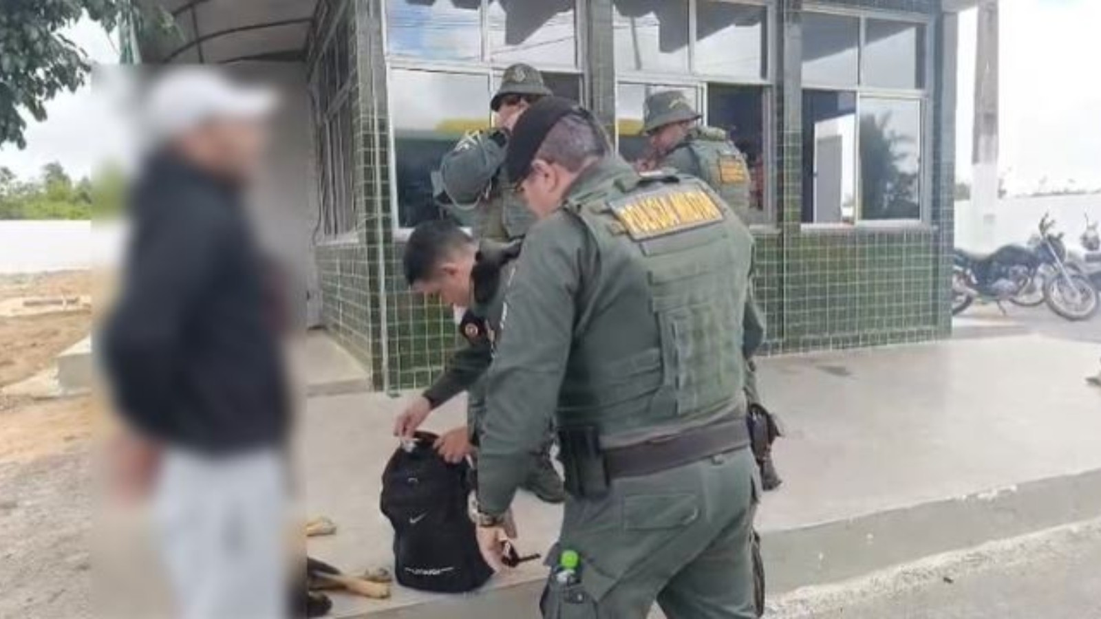 Foragido por homicídio no Rio de Janeiro é preso em ônibus de viagem no Ceará