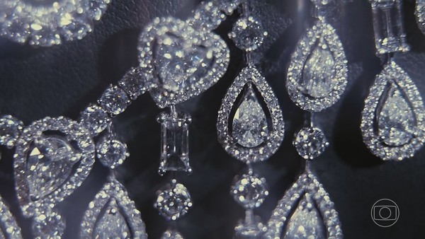 Pol&iacute;cia Federal vai aos Estados Unidos para investiga&ccedil;&atilde;o de venda de joias  por Bolsonaro | Pol&iacute;tica | G1