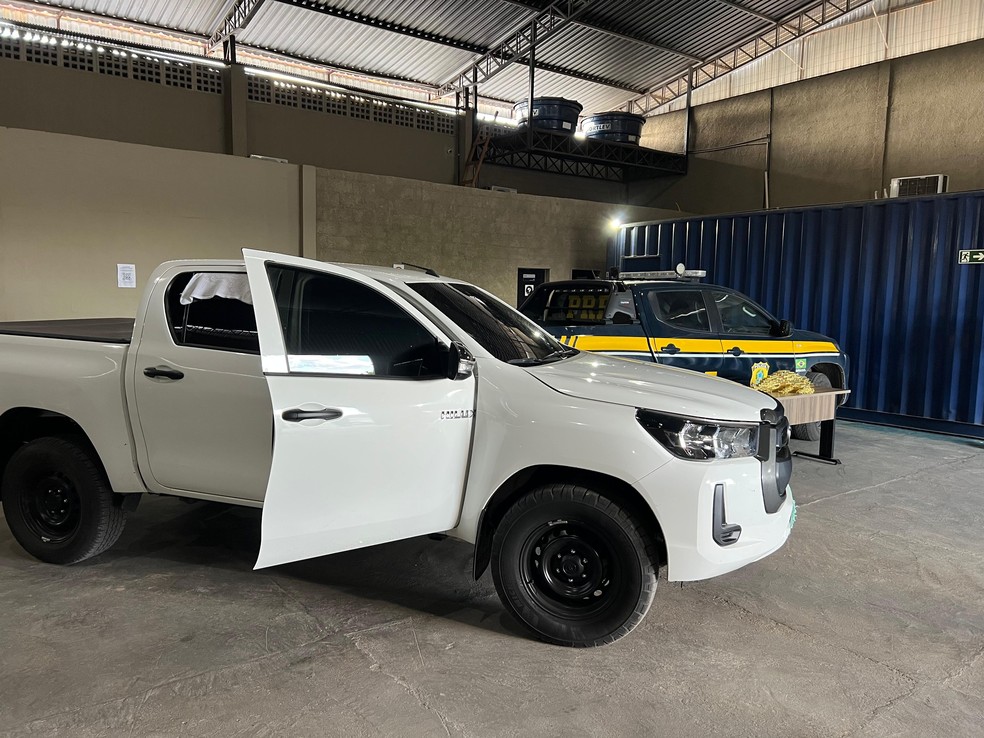 A caminhonete Hilux ano 2024 foi utilizada para o transporte dos 103 kg de ouro — Foto: Caíque Rodrigues