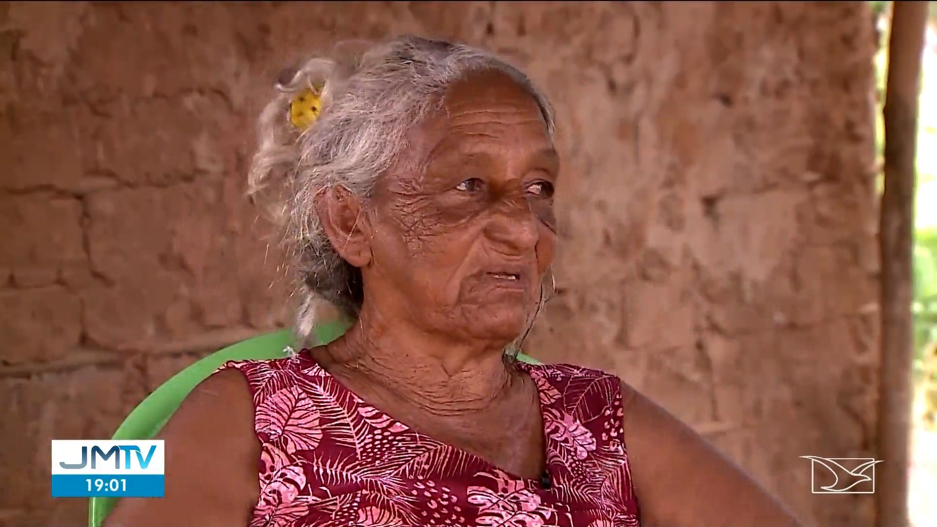 Idosa de 77 anos é presa no MA, após erro da Justiça de Rondônia; 'passou a noite sentada em cadeira e sem comida'