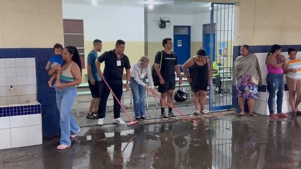 Temporal em Limeira derruba árvore e deixa local de votação sem energia; veja estragos na região