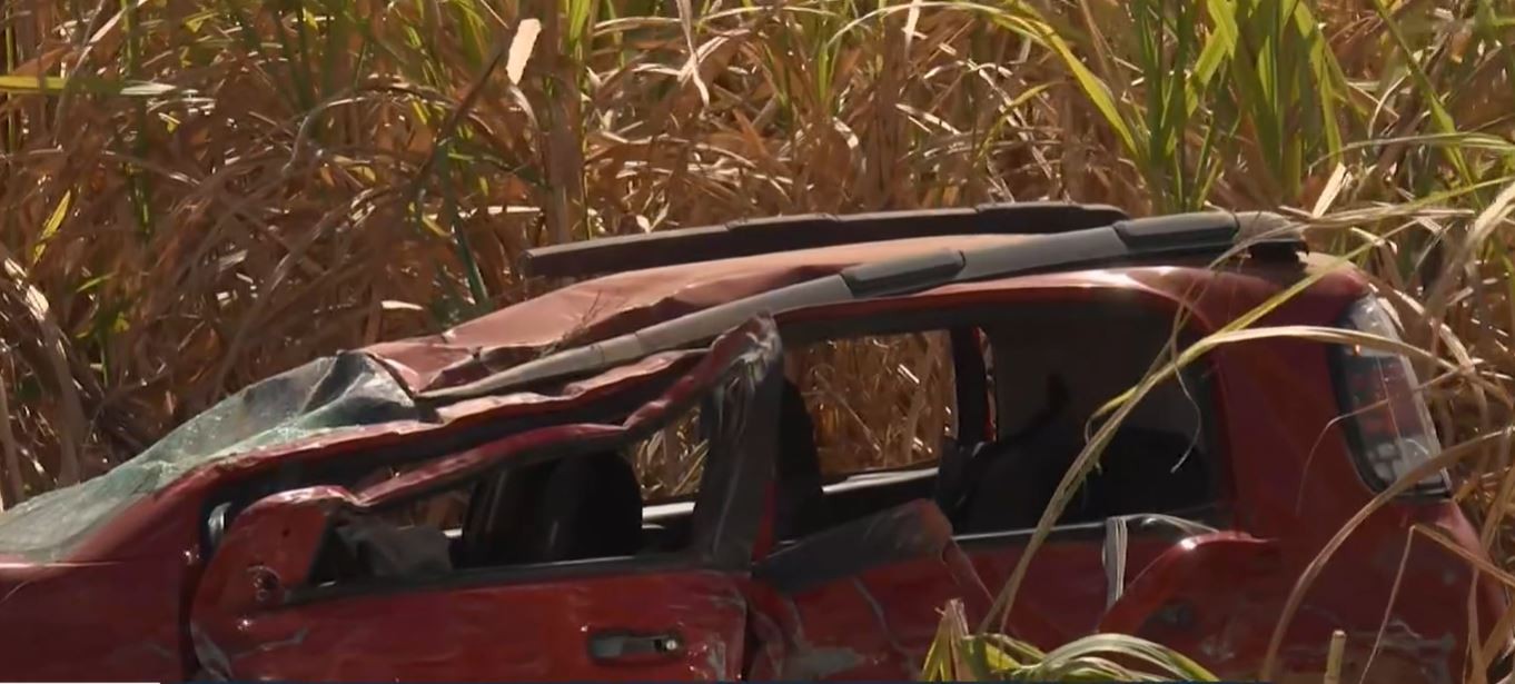 Acidente entre ônibus e carro deixa um idoso morto e mais quatro pessoas feridas, no Litoral Sul da Paraíba