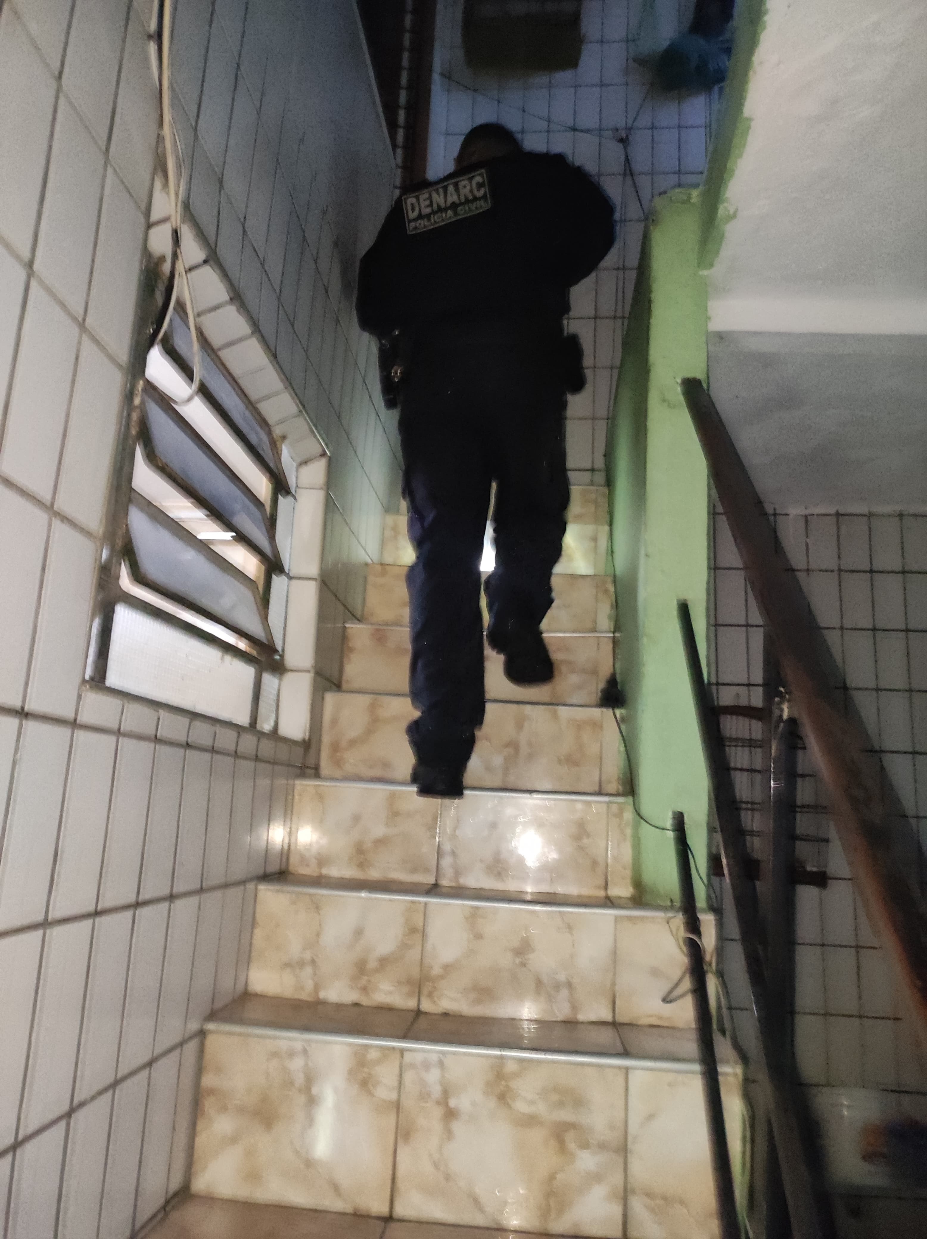 Quadrilha suspeita de arrombar caixas eletrônicos e roubar quase R$ 500 mil é alvo de buscas e prisão