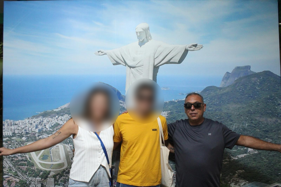 Jorge Alex Duarte tirou uma foto no Centro de Visitantes Paineiras, antes da subida para o Cristo Redentor. — Foto: Reprodução