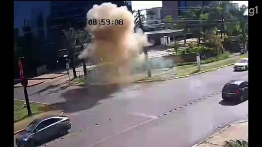 VÍDEO: Bueiro explode no Setor Comercial Norte, em Brasília - Programa: G1 DF 