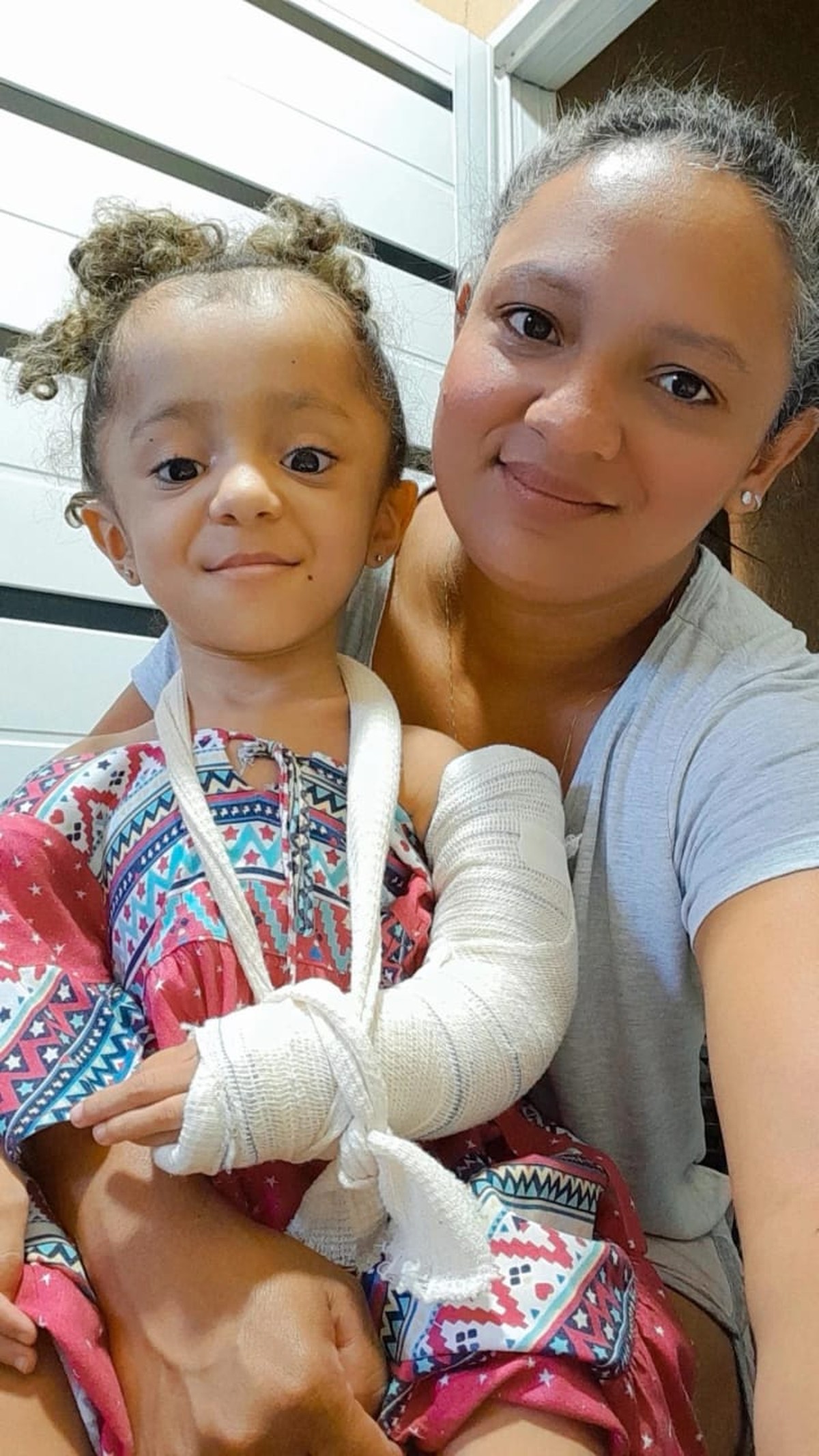 menina-de-8-anos-com-ossos-de-vidro-j-teve-mais-de-220-fraturas-pelo