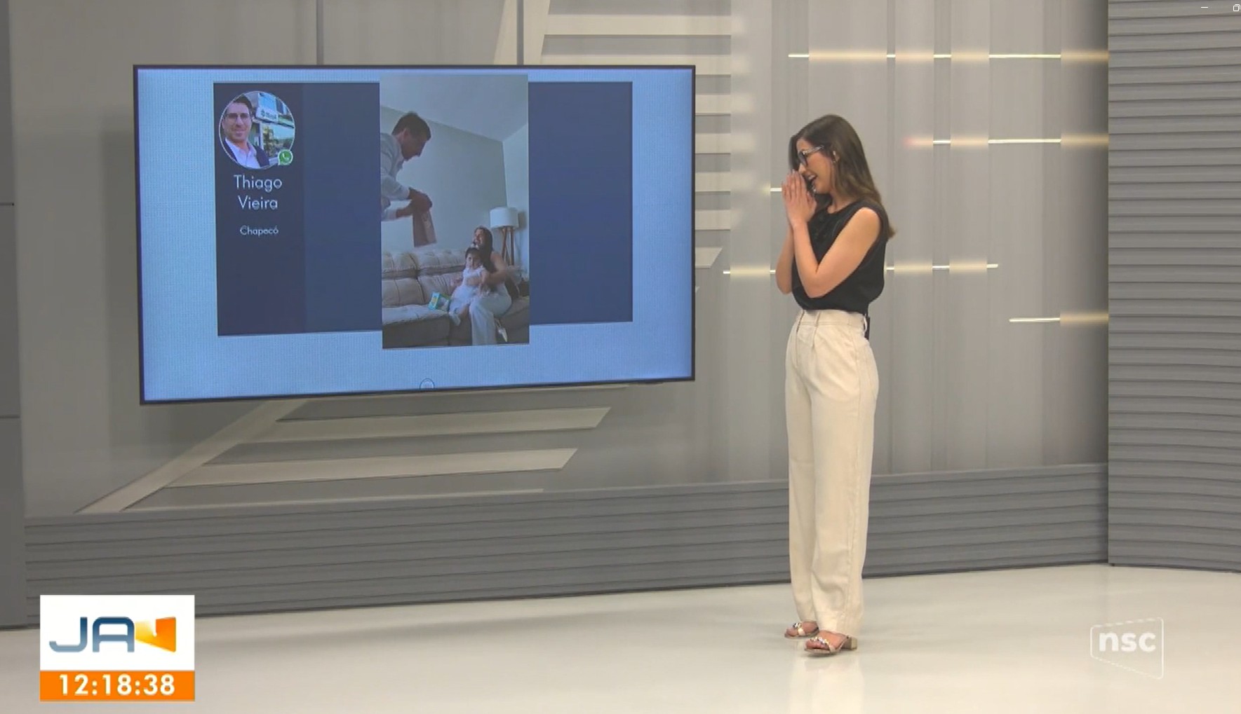 Homem organiza transmissão do próprio pedido de casamento na TV e surpreende namorada em SC; VÍDEO
