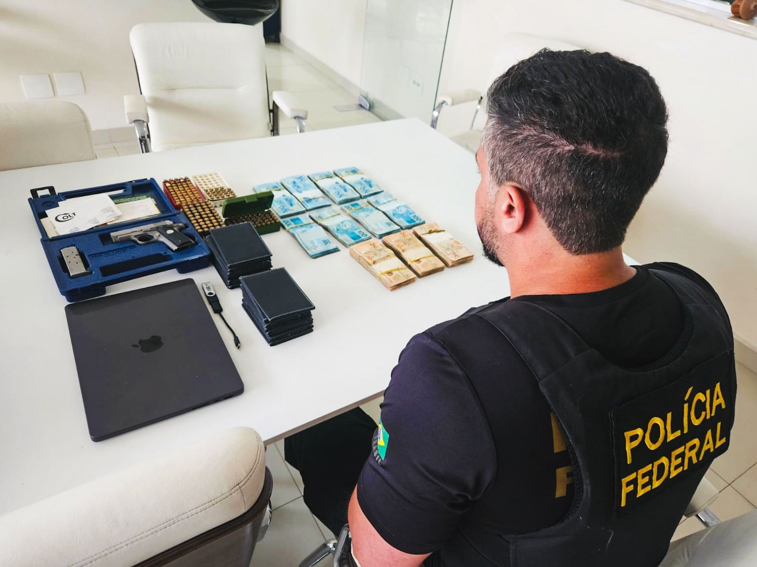 PF realiza nova etapa da operação que apura fraudes no INSS; 66 mandados de busca e apreensão estão sendo cumpridos 