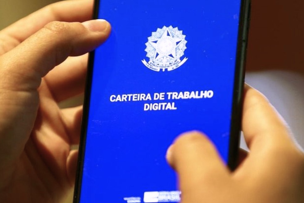 Para participar é necessário documento de identificação, carteira de trabalho e cópias do currículo. — Foto: FUNTRAB