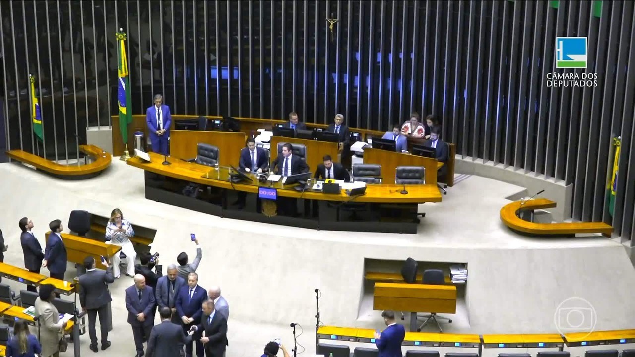 Enquanto Centrão e PL tentam aprovar anistia na Câmara, no Senado MDB e PSD prometem barrar